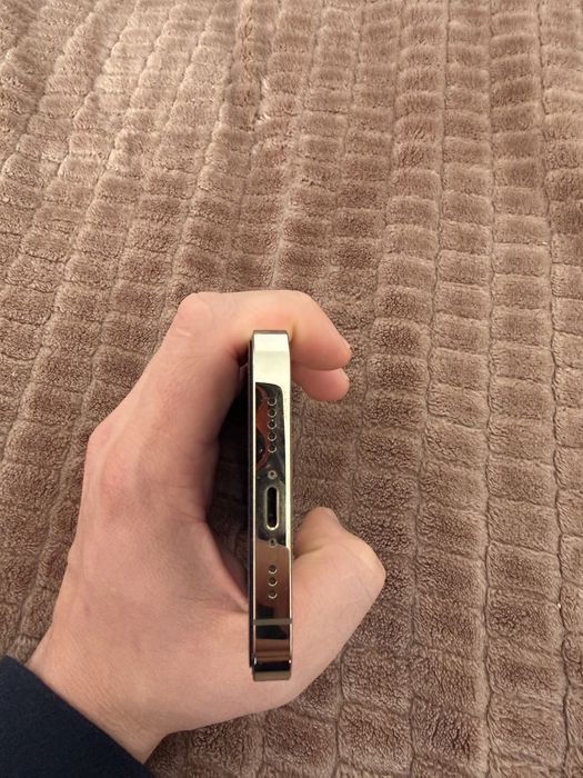 Продам iphone 13 pro ідеальний стан! Rsim