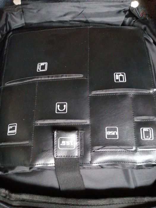 Nowy plecak na laptopa case walizka srebrna wzmocniona