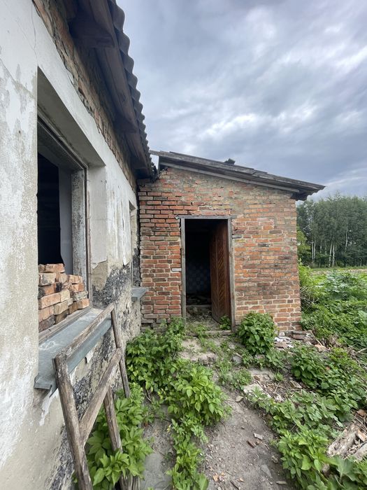 Земельна ділянка з будинком