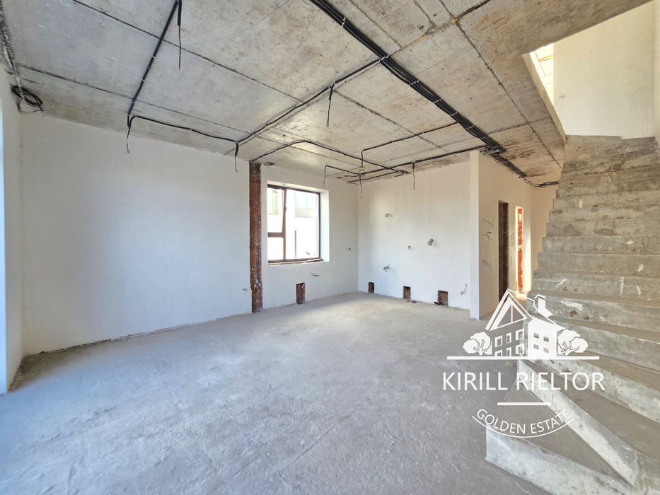 Продается современный дуплекс рядом с озером в городке "Золотые Ключи"