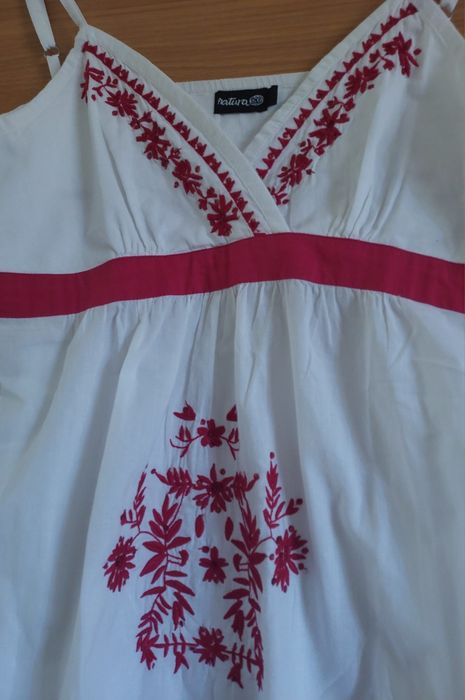 Top Branco Bordado Vermelho, M/L