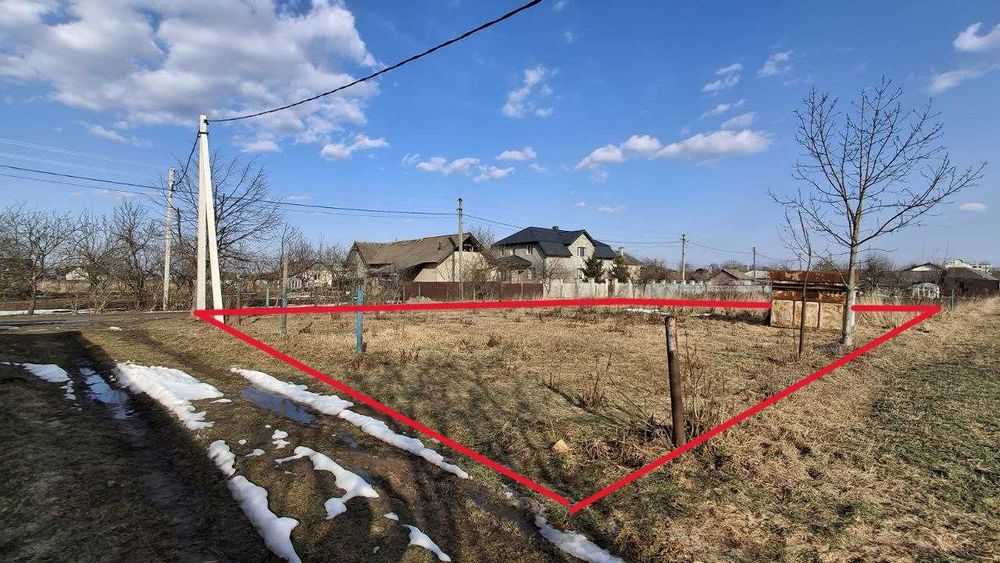 Продається земельна ділянки Радча. Для будівництва. Газ, світло. Центр, асфальт