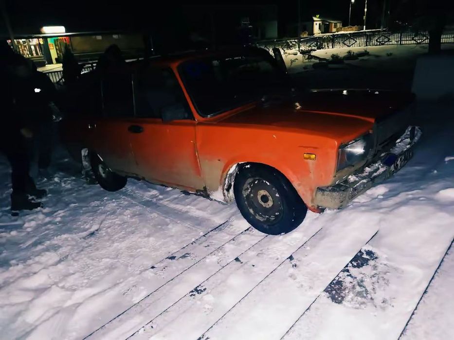 Машина хорошая рабочая ну есть  достаточно моментов по кузову ну если для роботы то хорошая лошадка возможен обмен на другой ваз