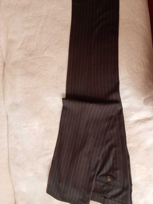 Elegancki Garnitur Trzyczęściowy Magra-Bytom