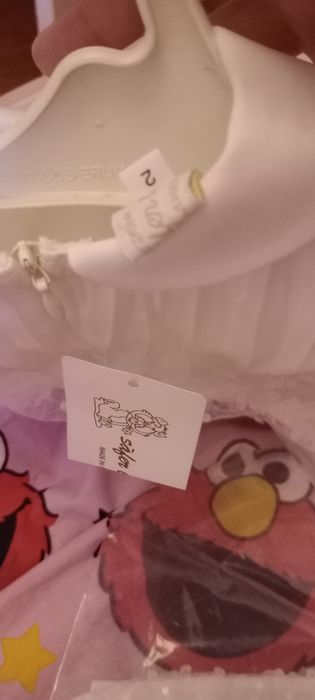 Vestido NOVO cerimônia em seda com manga que encaixa NOVO menine