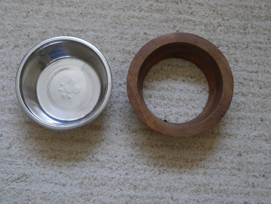 Миска з підставкою для домашніх тварин Діаметр 21,5 см, висата-8 см