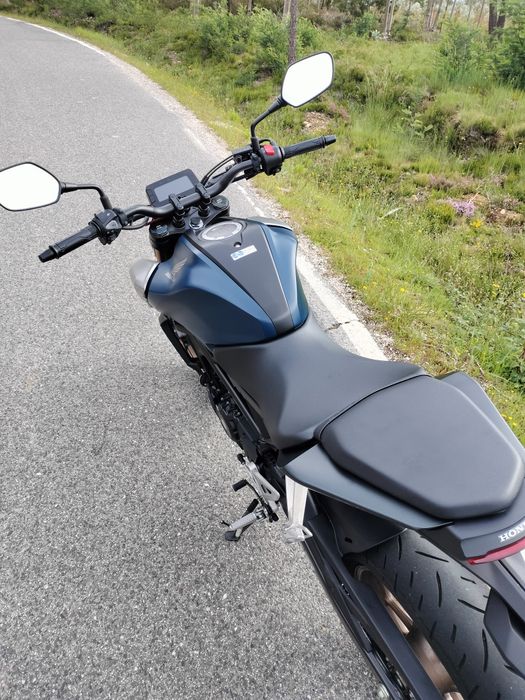 Honda CB 125r impecável