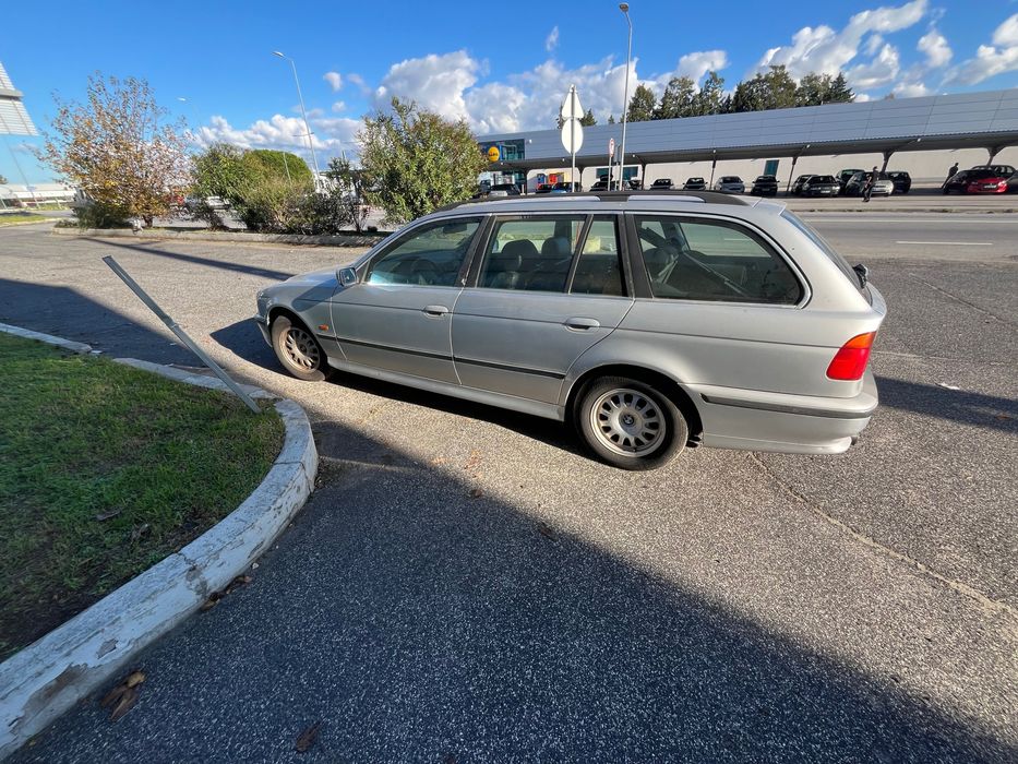 BMW Série 5 (E39) Touring 1999 – Projeto ou recuperação