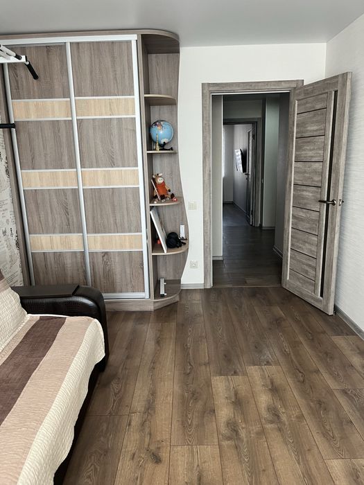 Продам 2-кімнатну квартиру з кладовою, на Масанах