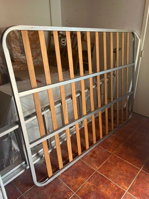 Estrado de cama de casado