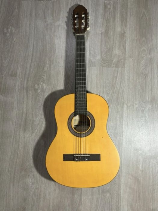Guitarra clássica, Stagg