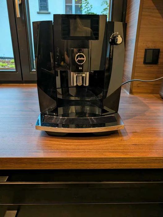 Ekspres Jura E6 (EC) Piano Black | Tylko rok! | Duży zestaw akcesoriów