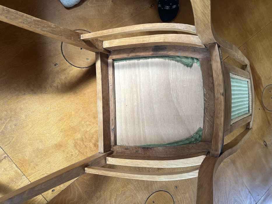 Krzesła do jadalni dębowe stare