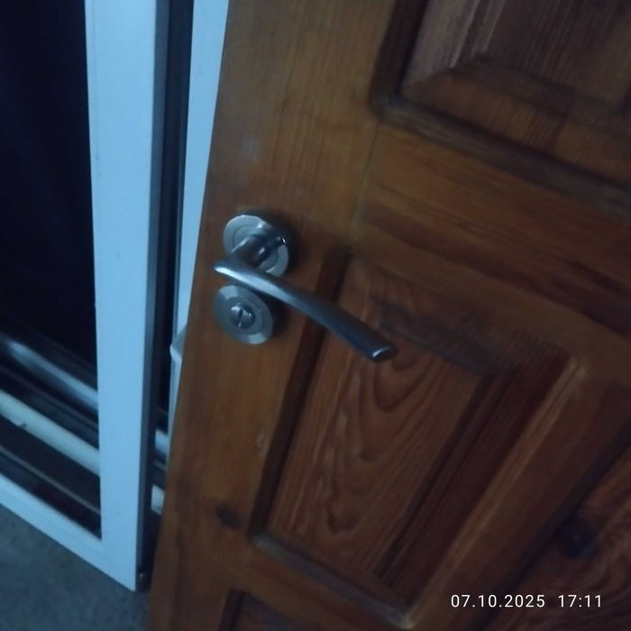 Двері дерев'яні б.в.