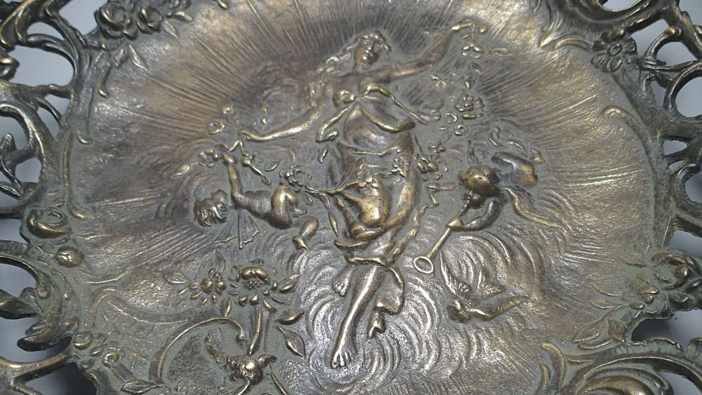 Arte Nova, Fruteira em Bronze