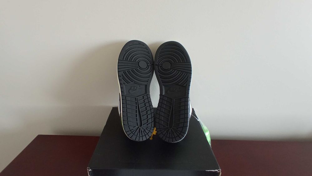 36 Buty Nike Air Jordan 1 Low Black Electric Green