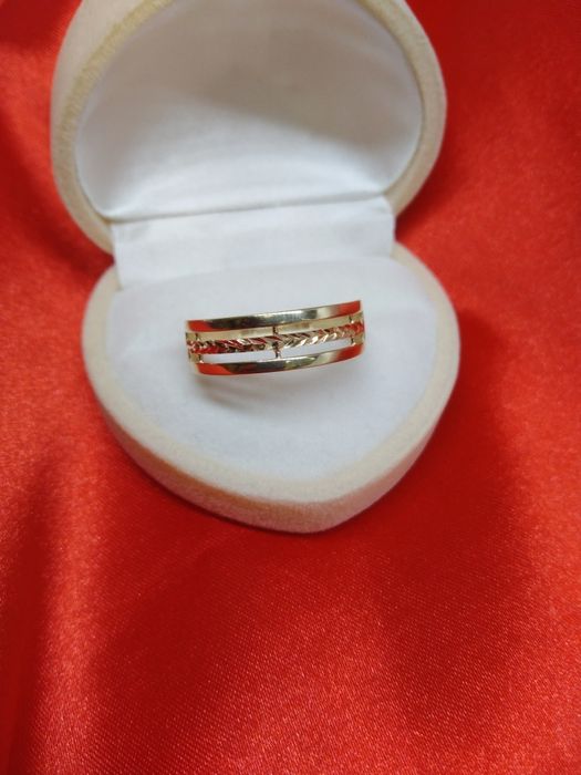 Piękny złoty pierścionek, złoto 585, r. 18