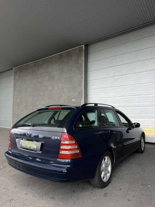 MERCEDES-BENZ C220 CDI — NACIONAL