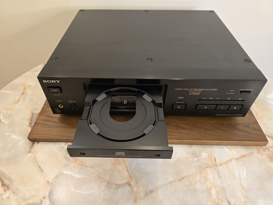 Sony  CDP-X7ESD Легендарний референсний  CD програвач.