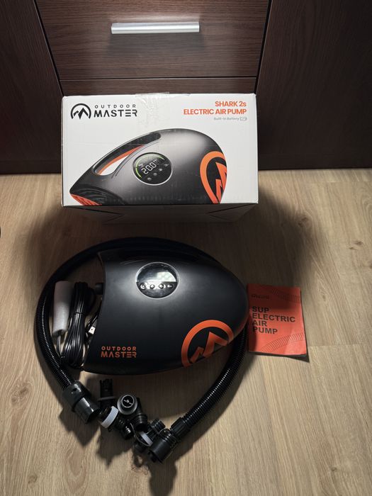 Pompka elektryczna SUP OutdoorMaster Shark 2S AKUMULATOR 20 PSI BOX