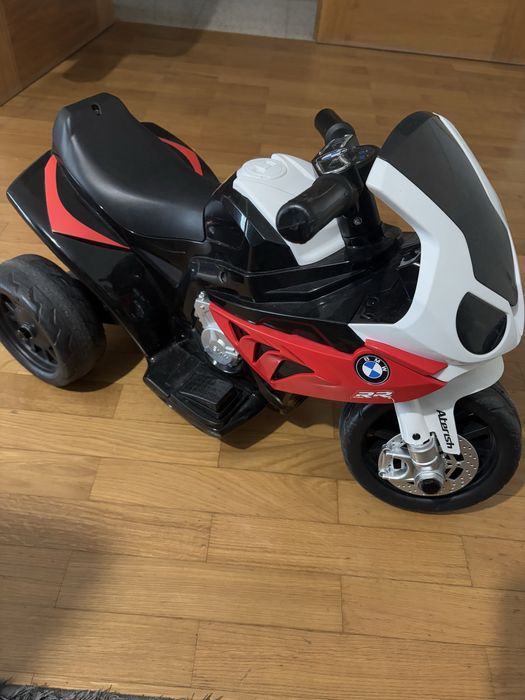 Vendo moto bmw a bateria como nova