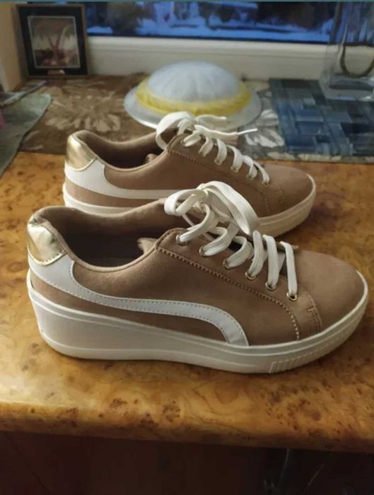 Кросівки жіночі 39 р. Германія