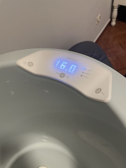 Berço next to me, banheira com suporte, marsupio e espreguiçadeira