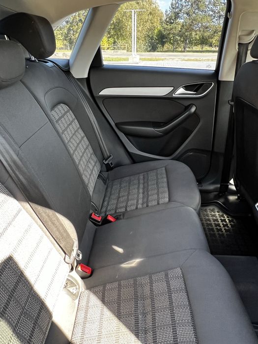 Audi Q3 2013 рік