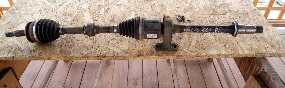 Піввісь права Toyota Camry 70 бензин Камри 70 привод RH