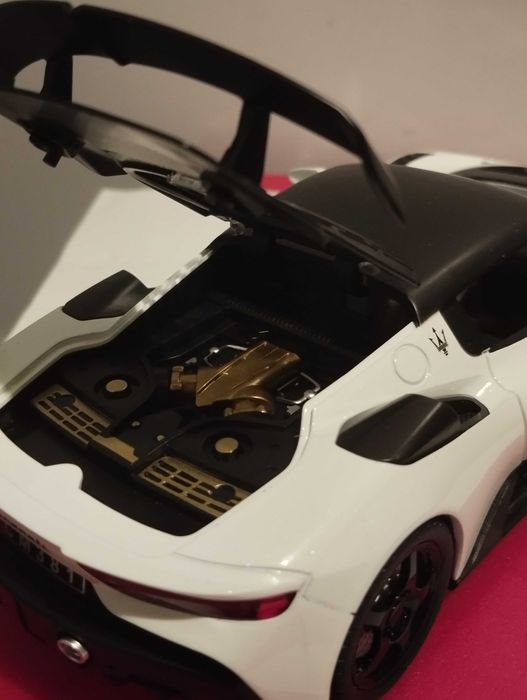 Модель спорткар Maserati GT2.1/24