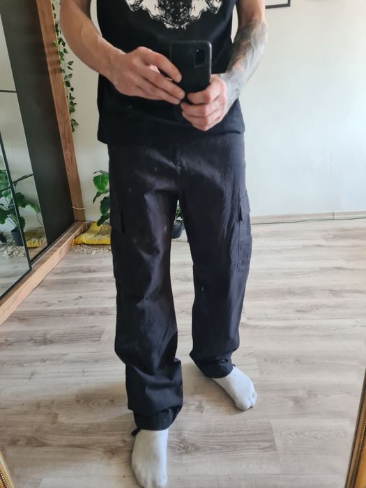 Nowe spodnie męskie marki Review