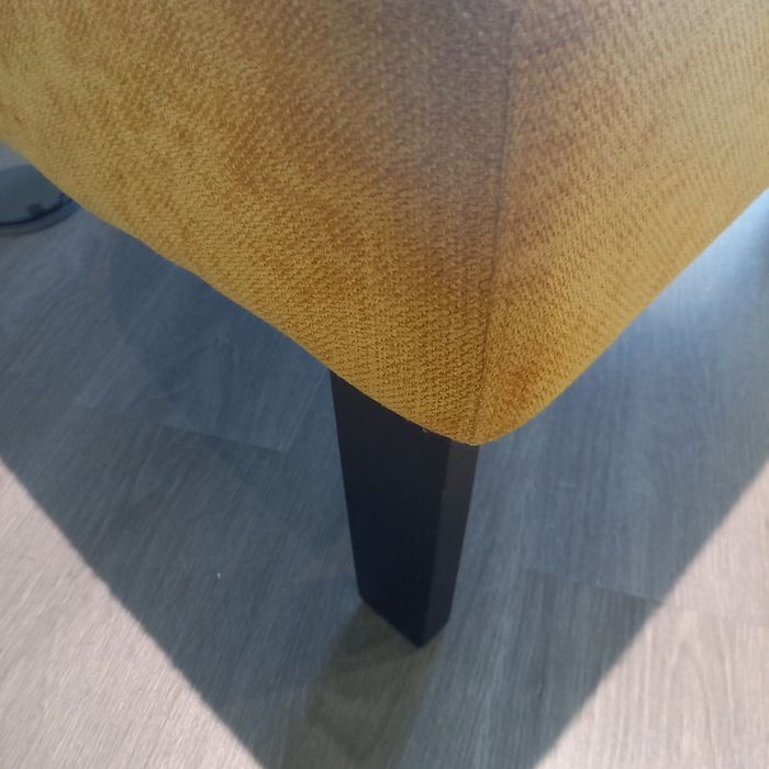Vendo cadeirão cor amarelo