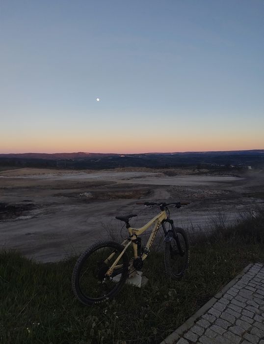 Mondraker bicicleta