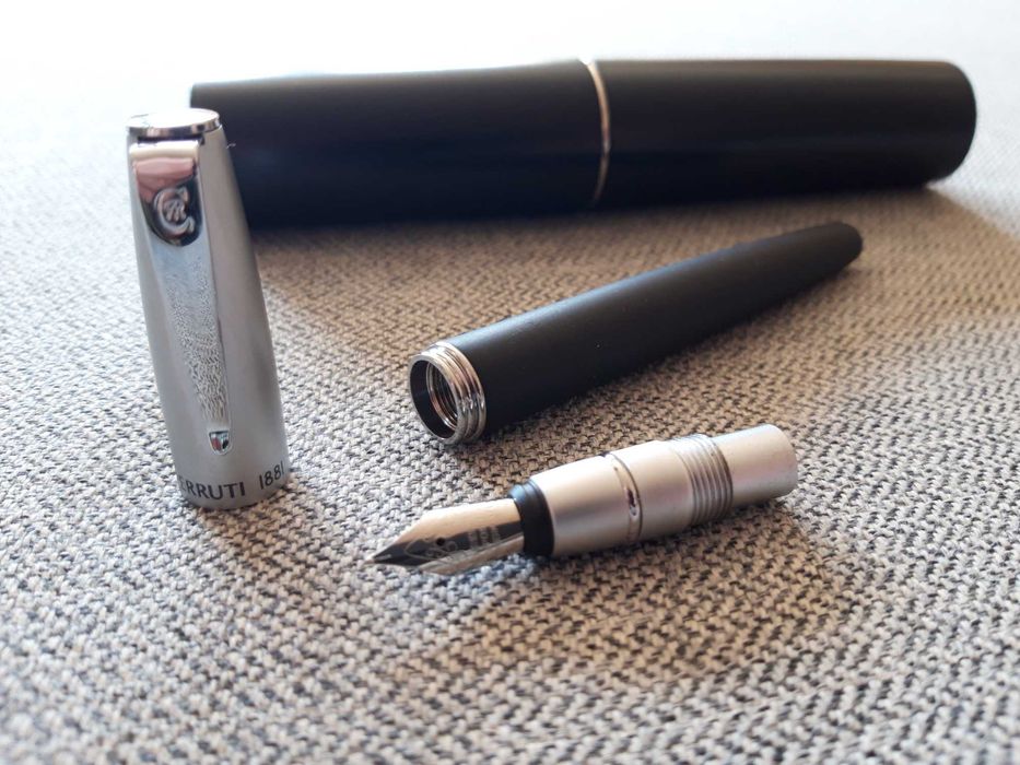 Caneta de tinta permanente "CERRUTI 1881"