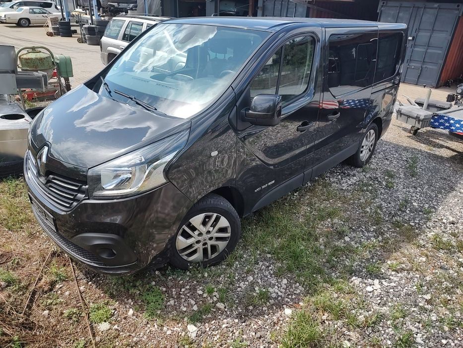 Renault Trafic Zarejestrowany/ 9 Miejsc / 5 drzwi / Nawigacja / Kamera