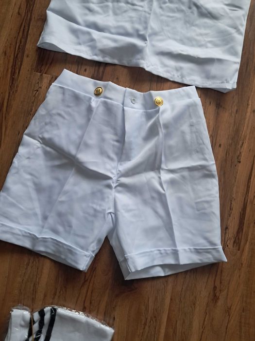 nowy strój chłopięcy chyba na wzrost około 150 cm brak metki