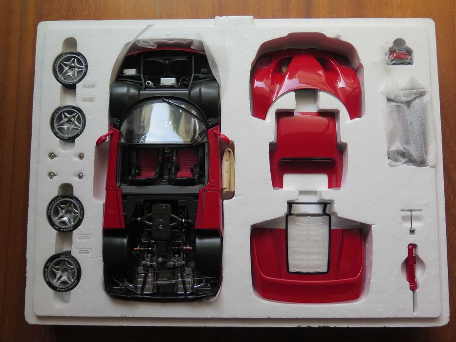 Ferrari F 50 1: 12 , peça para colecionador, da TAMIYA