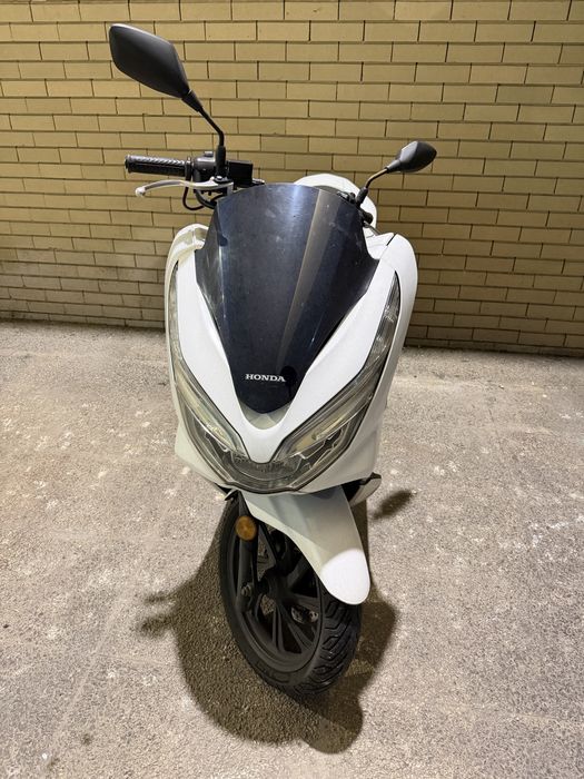 PCX 125 honda scooter