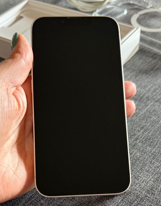 Venda de iPhone 13 como novo