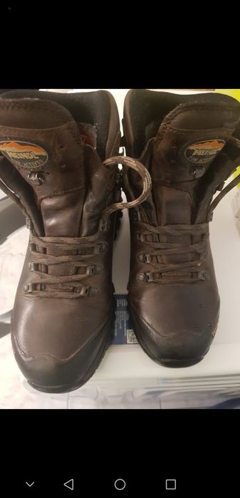 Męskie buty górskie firmy Meindl.