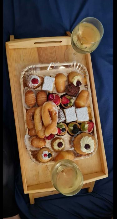 Столик для кофе в постели