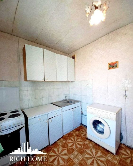 Продаж 3к квартири, Срібнокільська, 14. метро Осокорки - 7 хв.