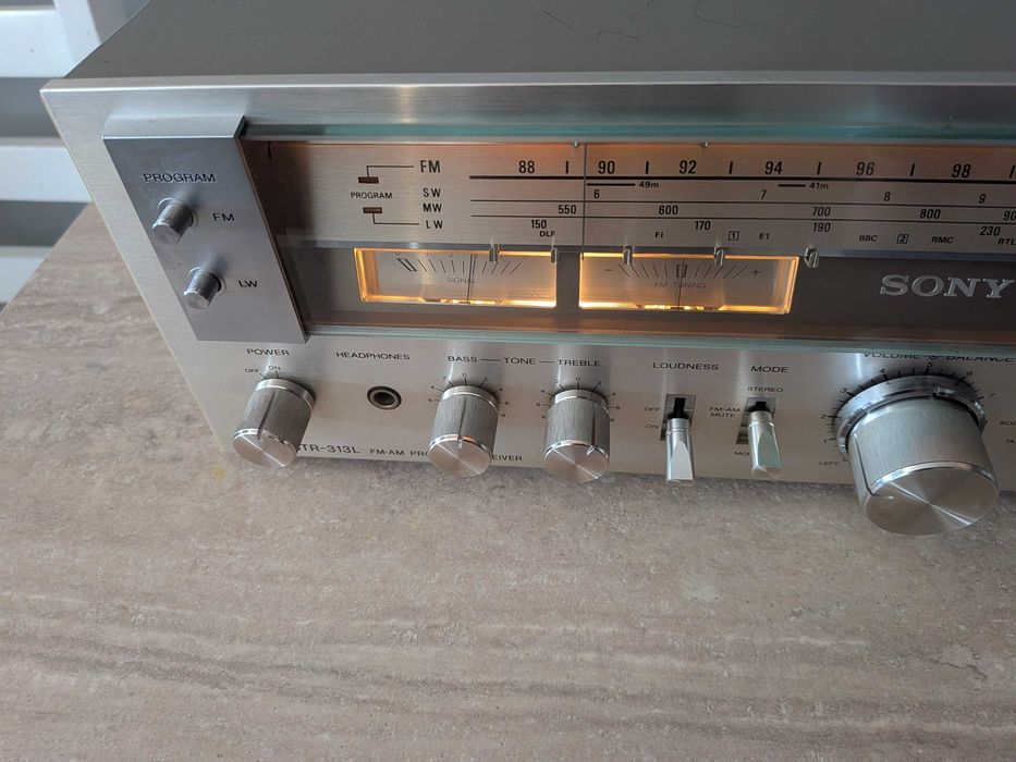 Sony STR-313 AM/FM Stereo Receiver (1978-79)