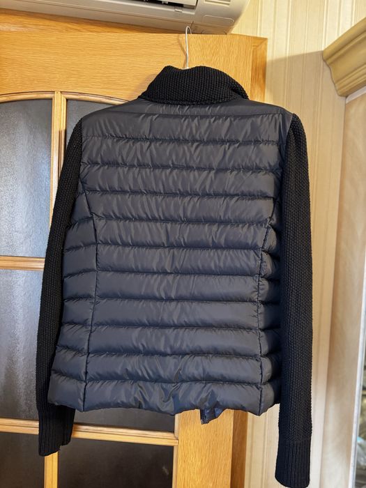 Жіноча легенька пухова курточка (size M)