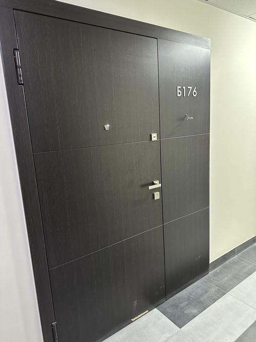 Продам двері 980