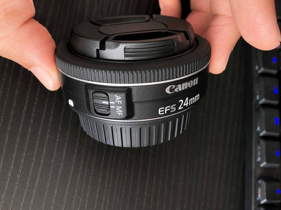 Canon EF-S 24mm f/2.8 STM | Como Nova