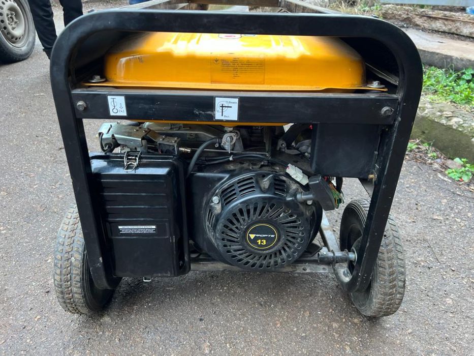 Бензиновый генератор Forte FG6500E (5,5 кВт)