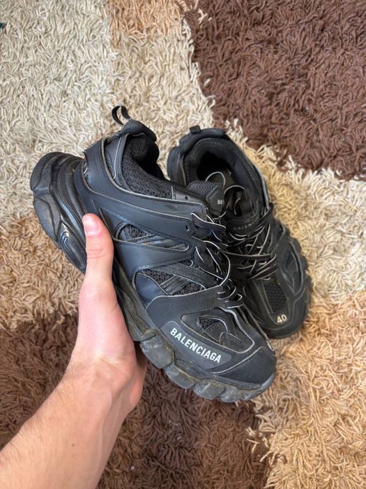Balenciaga track