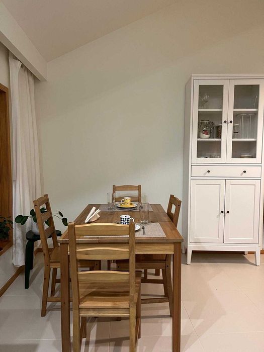 IDANÄS Armário alto c/porta vidro · Como novo!