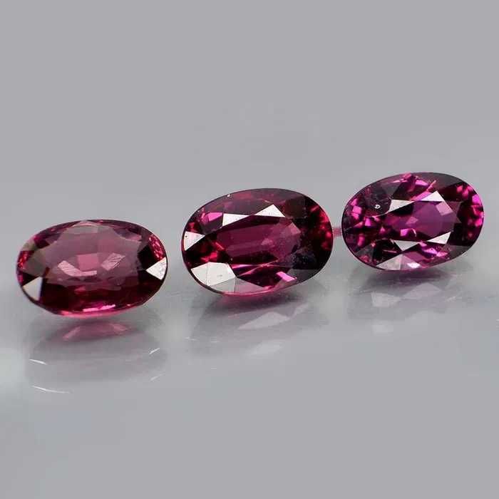 GRANADAS RODOLITA - 4.79 CT, SAFIRAS - 3.15 CT,SAFIRAS - 2,15 CT